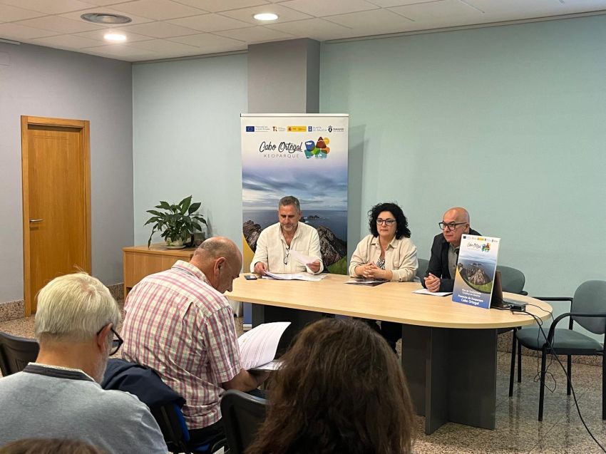 Cariño acolle unha xuntanza para abordar o estado do PSTD do Xeoparque Cabo Ortegal