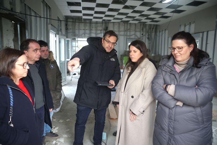 Cristina García destaca en Bergondo o esforzo investidor da Deputación na localidade, que recibiu 5,8 millóns nos útimos oito anos