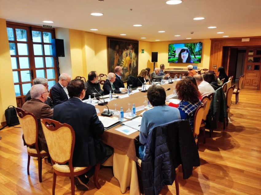 A segunda Mesa dos Camiños destaca o esforzo feito para a internacionalización do Camiño Inglés e do de Fisterra-Muxía