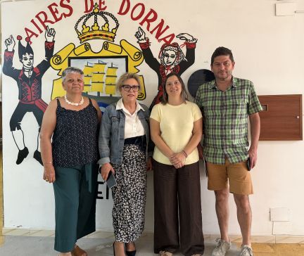 A Deputaci&oacute;n informa en Ribeira das axudas provinciais para asociaci&oacute;ns veci&ntilde;ais e de mulleres rurais