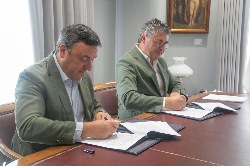 A Deputación achega máis de 215.000 euros para dotar Boqueixón de nova maquinaria de desbroce