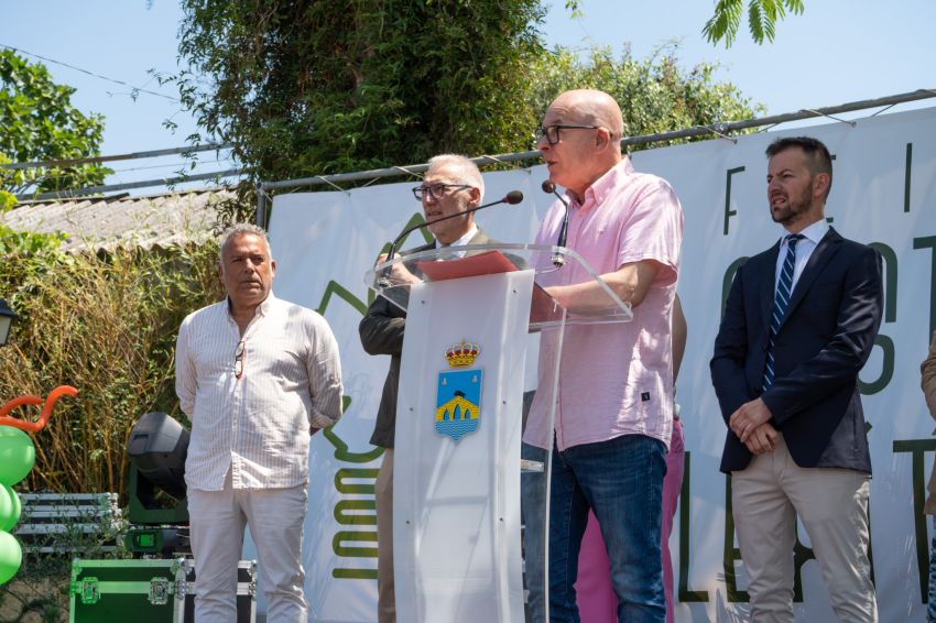 Regueira inaugura a II Feira GastroLexítimo, que pon en valor a riqueza vitivinícola de Paderne