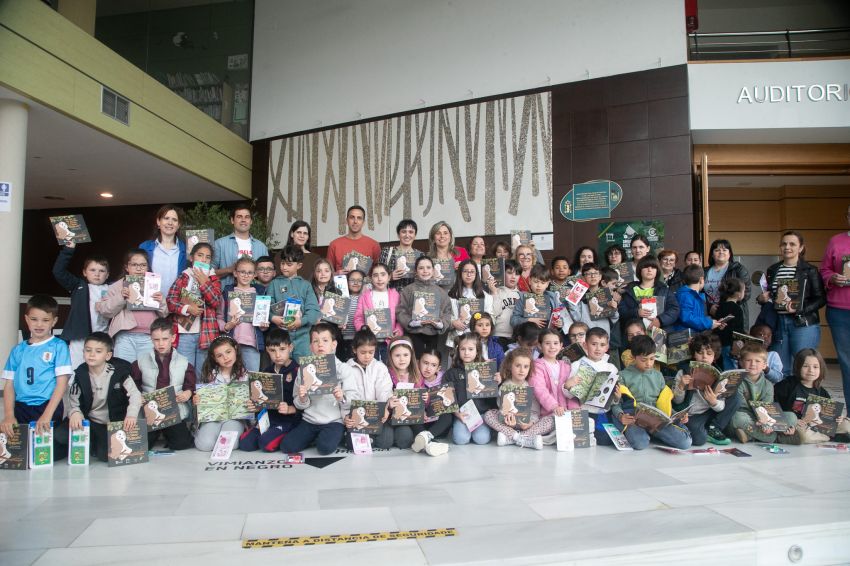 Vimianzo presenta un conto infantil para combater a soidade non desexada desde a infancia