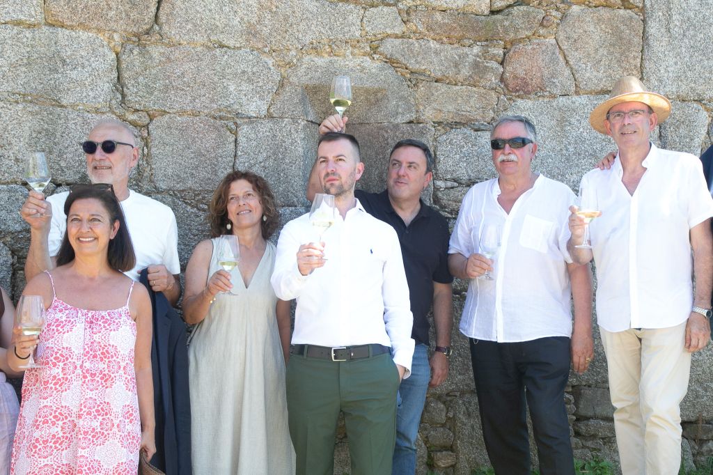 Paderne brinda polo Branco Lexítimo, unha variedade recuperada que xa é símbolo da comarca
