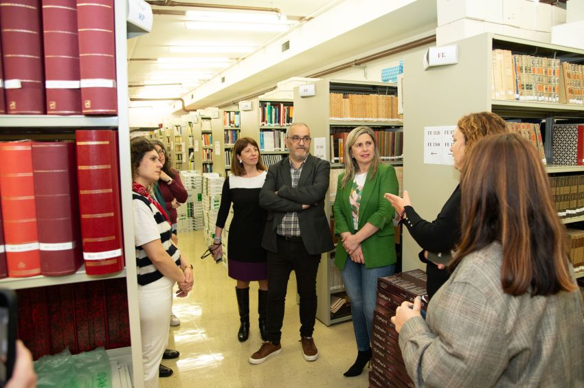 A Deputación celebra o Día do Libro cunha visita institucional á Biblioteca Provincial