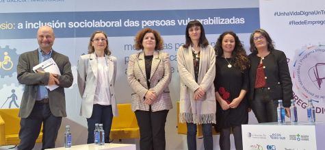 A Deputación da Coruña entrega tres novos vehículos adaptados para entidades sociais da provincia