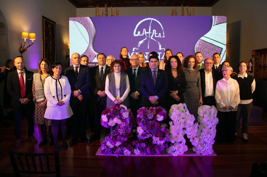 A Deputación da Coruña recibe o premio Menina polo seu labor continuado contra a violencia machista