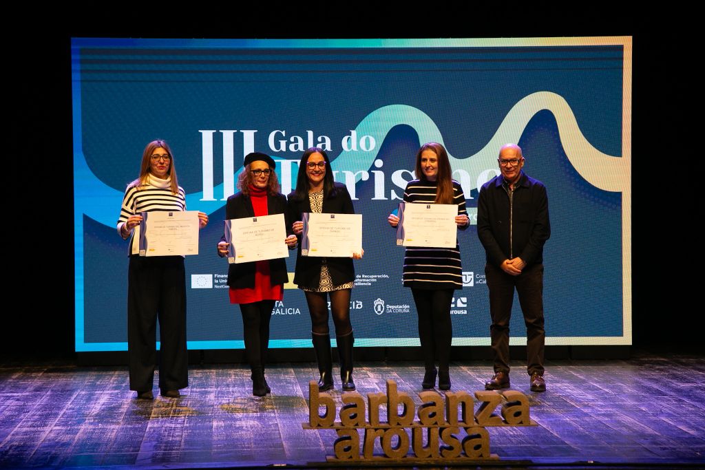 Regueira destaca en Rianxo o compromiso e a profesionalización do tecido empresarial no peche da III Gala do Turismo Barbanza Arousa