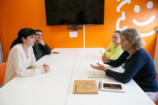 A deputada de Política Social visita a Fundación Meniños para coñecer o seu labor de apoio ás familias vulnerables