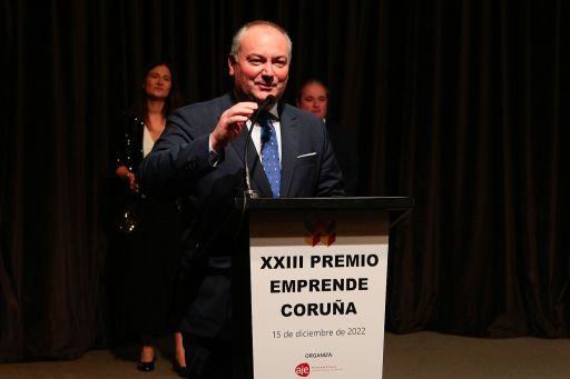 Rioboo destaca ao apoio da Deputación ao emprendemento na entrega dos premios Emprende Coruña de AJE