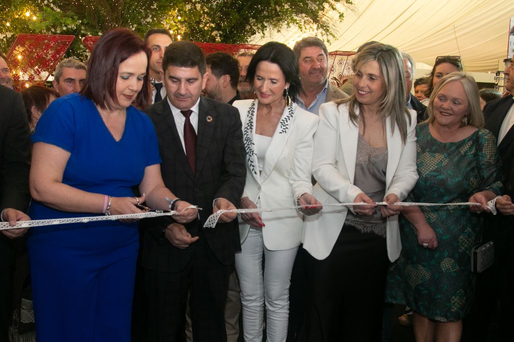 A Deputación súmase á homenaxe de Camariñas ás súas palilleiras con motivo da 35.ª Mostra do Encaixe