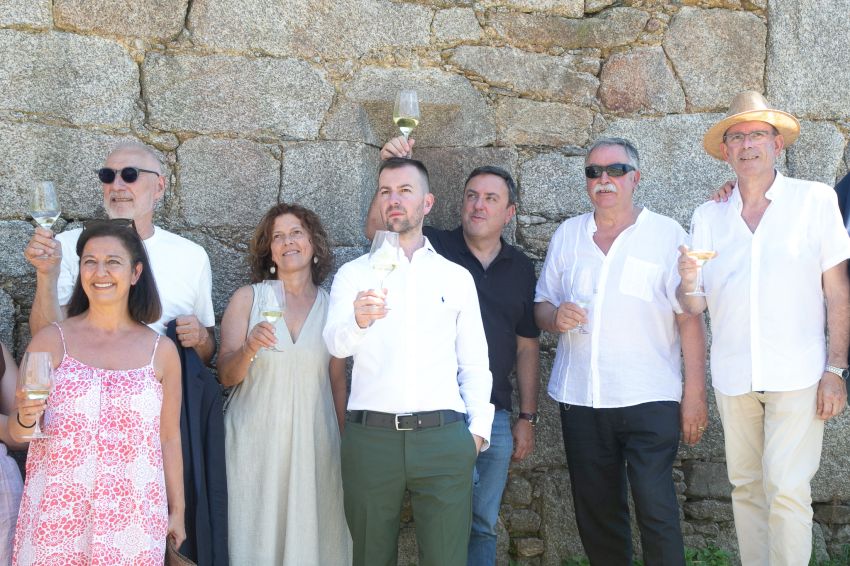Paderne brinda polo Branco Lexítimo, unha variedade recuperada que xa é símbolo da comarca