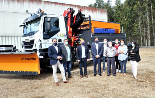 A Deputación da Coruña entrega un camión 4x4  para traballos de mantemento de estradas en Aranga, Irixoa, Monfero e Vilarmaior