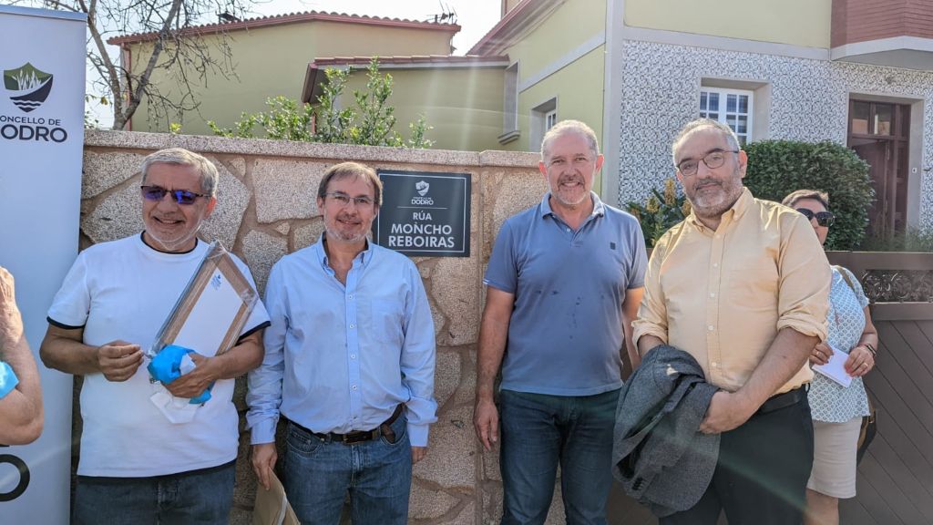 O deputado de Patrimonio, Xosé Lois Penas, asistiu en Dodro ao nomeamento da rúa Moncho Reboiras
