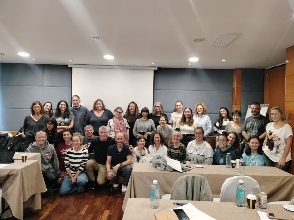 A Sección de Medio Ambiente da Deputación da Coruña formou, o 18 e 19 de outubro, ao persoal das protectoras de animais da provincia en cómo tratar aos cans con medo para facilitar a súa adopción