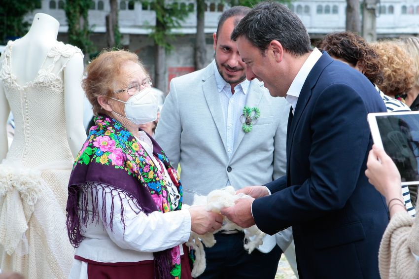 Formoso destaca o potencial da la da ovella galega e aposta por “protexela e exportala” coa Denominación de Orixe