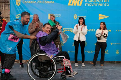 A deputada de Política Social, Mar García Vidal, participa na carreira ENKI da Coruña