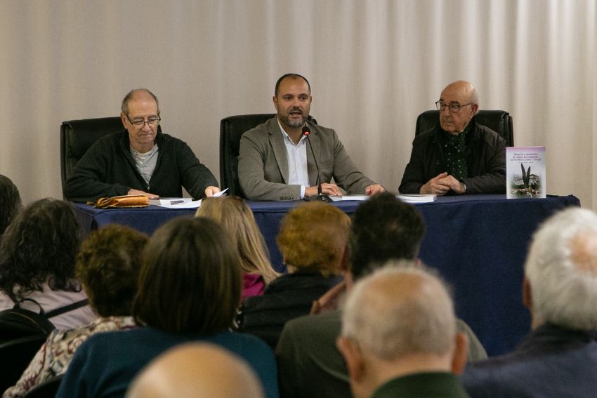 Pontedeume acolleu a presentación do libro 