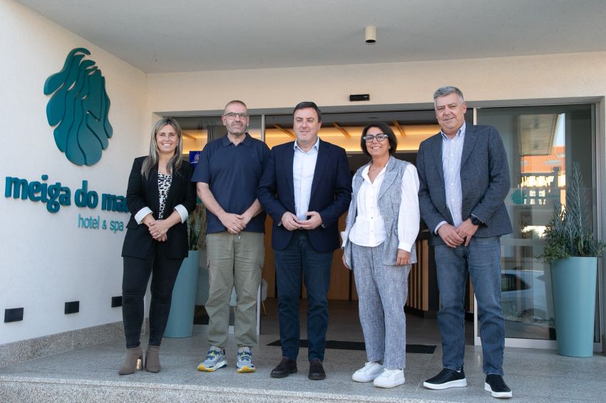 A Deputación e o Concello de Carnota culminan as obras do novo auditorio municipal de O Viso, cun investimento de 300.000 euros