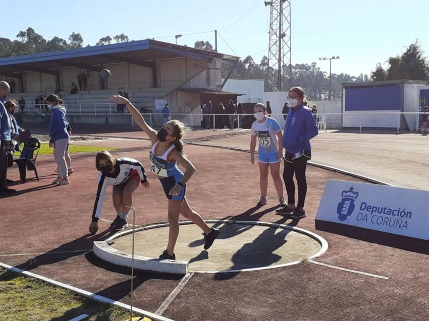 Máis de 400 nenas e nenos participan este sábado en Oleiros nas probas de atletismo en pista “Deputación da Coruña”