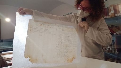 O AH de Ibiza restaura sete libros da Universitat do século XVII