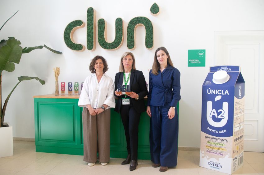 Rosa Ana García pon a CLUN como modelo dos Premios PEL e insta a empresas e autónomos a participar na convocatoria deste ano, dotada con 80.000 euros en premios