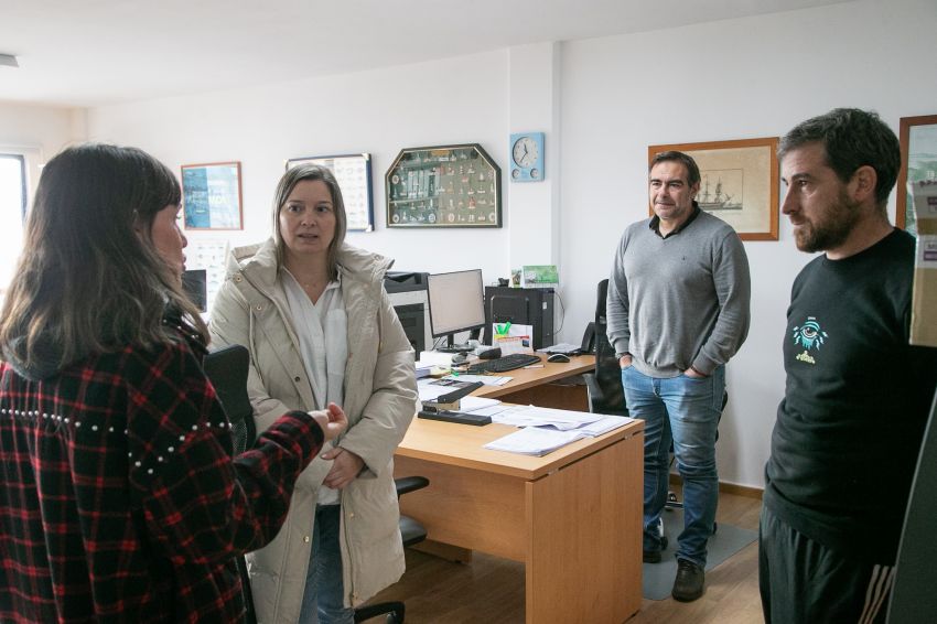 A Deputación financia a adquisición dunha nova carretilla eléctrica para a Confraría de Pescadores da Coruña