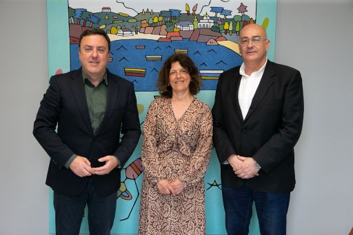 A Deputación e o Concello de Valdoviño asinan o convenio para a execución da nova senda ciclista e peonil entre a lagoa da Frouxeira e Meirás