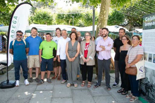 A Deputación da Coruña participa en Carballo na inauguración da exposición “50 anos coidando da terra”, dedicada á traxectoria de ADEGA