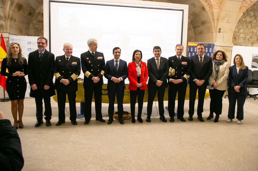 Formoso destaca o compromiso do Ministerio de Defensa e a  colaboración institucional como “claves para pór en marcha o proxecto Abrir Ferrol ao Mar”
