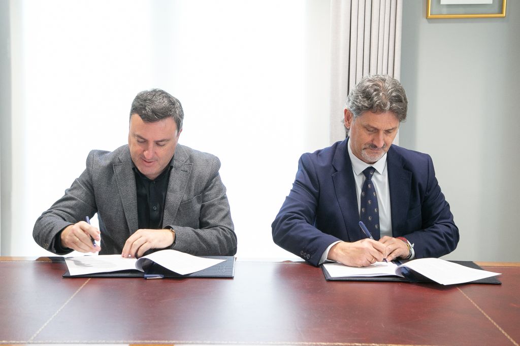 A Deputación achega máis de 300.000 euros para a renovación do muro de San Roque de Ortigueira