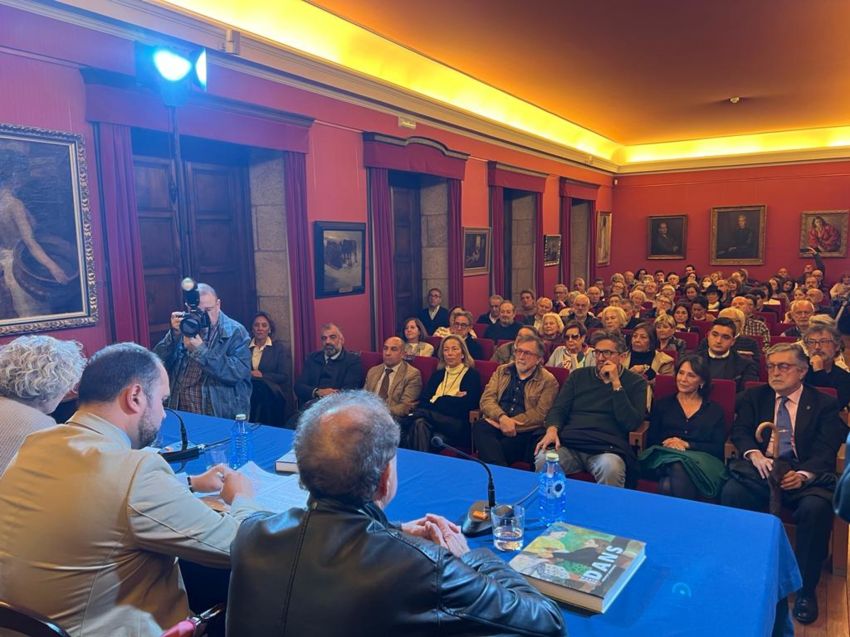 A Deputación dedica o seu novo libro da colección ‘Grandes Artistas de Galicia’ a María Antonia Dans