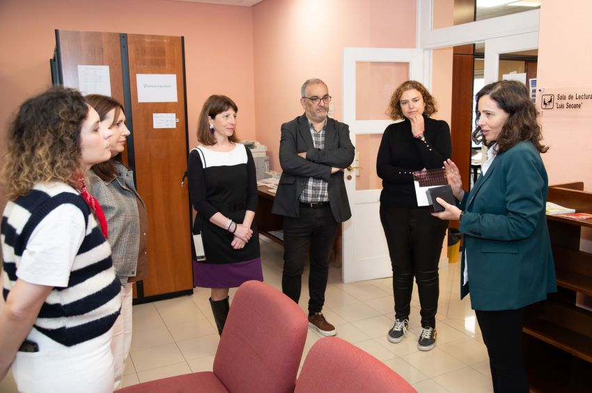 A Deputación celebra o Día do Libro cunha visita institucional á Biblioteca Provincial