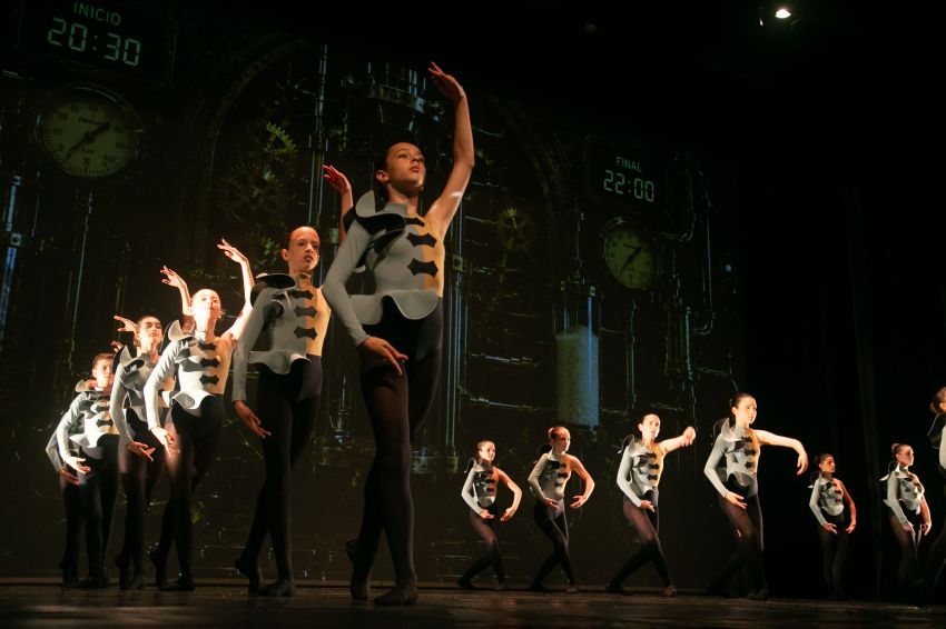 O Teatro Colón convértese en Chocolatia na gala de fin de curso do Conservatorio de Danza da Deputación