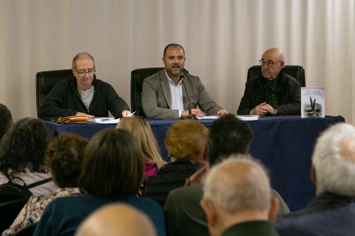 Pontedeume acolleu a presentación do libro 