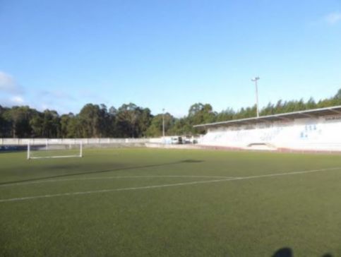 A Deputación e o Concello de Malpica invisten 109.000 euros na instalación de alumeado no campo de fútbol de Pedra Queimada