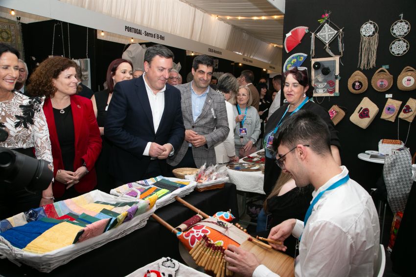 A Mostra do Encaixe Deputación da Coruña celebra a súa 34ª edición convertida nun símbolo internacional da artesanía con alma