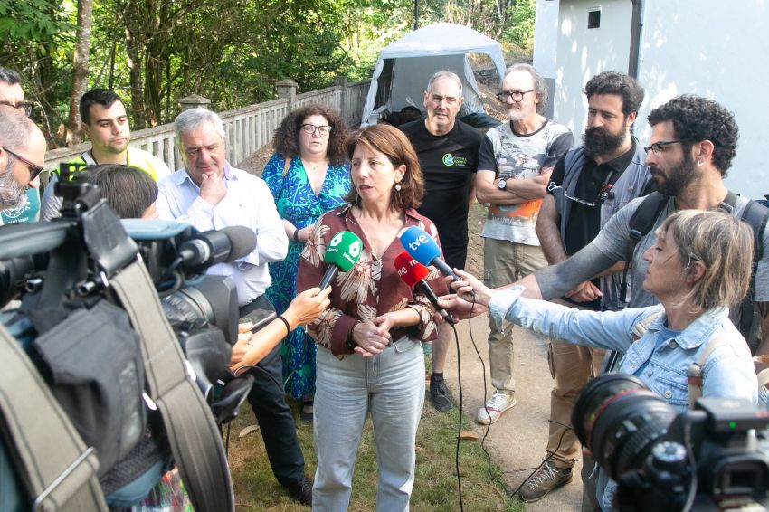 Localízanse catro corpos na primeira cata arqueolóxica da fosa de Beira (Carral) realizada pola área de Dereitos Civís da Deputación e o grupo Histagra
