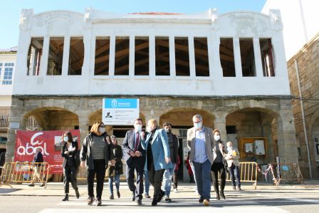 A Deputación o Concello de Ortigueira completan a reforma da Biblioteca Juan Fernández Latorre e as obras de mellora do entorno de Espasante
