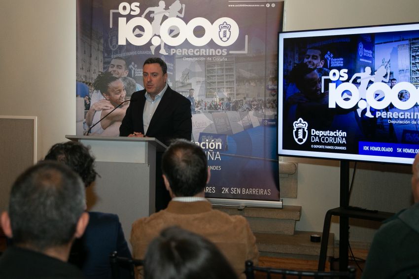 Máis de 3.000 atletas percorrerán as rúas de Santiago na carreira “Os 10.000 Peregrinos” da Deputación da Coruña