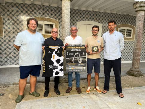 San Sadurniño acolle o I Torneo Internacional de Volei Praia