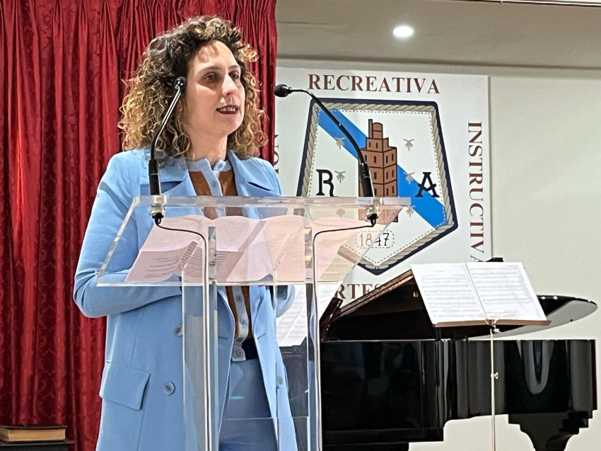 O Circo de Artesáns entrega a Manuel Rivas o premio “Coruñés do Ano”