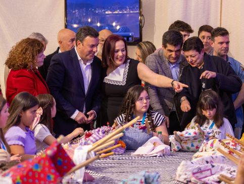 A Mostra do Encaixe Deputación da Coruña celebra a súa 34ª edición convertida nun símbolo internacional da artesanía con alma