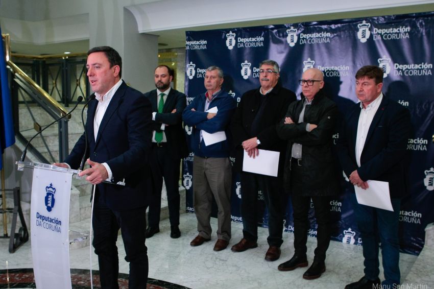 A Deputación apoia o sector pesqueiro cunha nova liña de axudas de preto de 700.000 euros para barcos de cerco e artes menores dependentes do xurelo