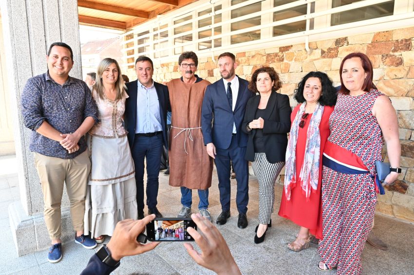 Vimianzo celebra o 25 aniversario do Asalto ao Castelo lembrando a súa orixe