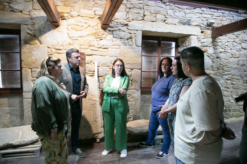 Formoso compromete o apoio da Deputación para preservar o Pozo do Cachón, en Muros