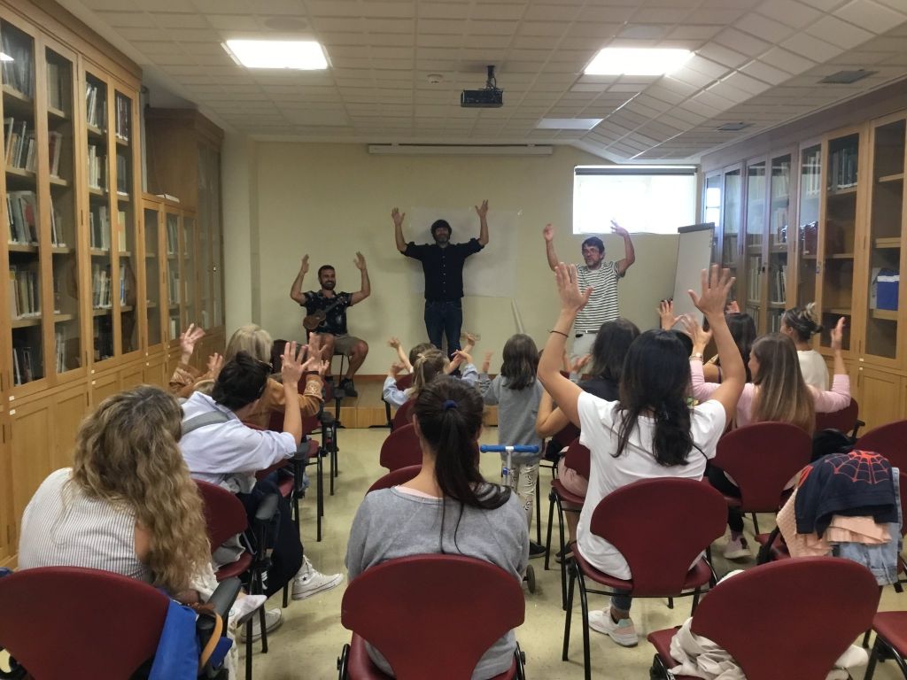 As actividades de Normalización Lingüística arredor de Delgado Gurriarán volven aos colexios en outubro