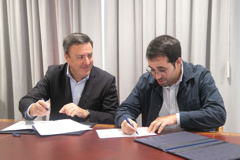 A Deputación da Coruña e o Concello de Santa Comba invisten 245.227 euros na mellora da estrada que une Os Amezóns, Portochán e Carboeiro