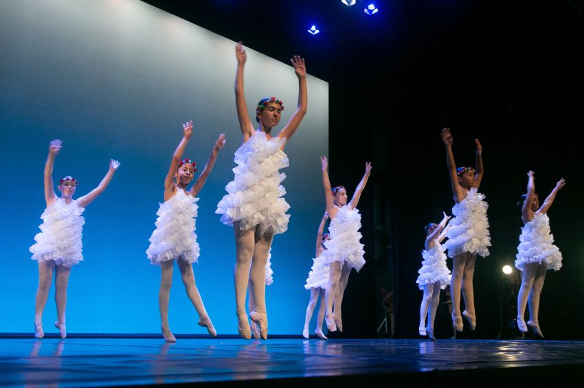 O Teatro Colón convértese en Chocolatia na gala de fin de curso do Conservatorio de Danza da Deputación