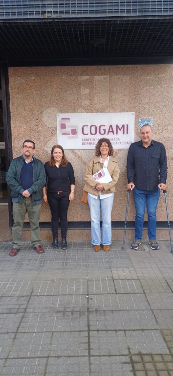 Rosa Ana García visitou o servizo de emprego de Cogami en Ferrol, que o ano pasado conseguiu a inserción laboral de 232 persoas con discapacidade